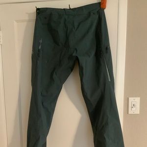 Arcteryx Men’s ski/ board pants. Large.